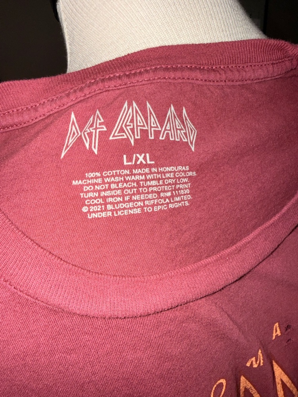 Urban Outfitters Maroon Def Leppard Graphic Tee with Orange Accent - Picture 8 of 8